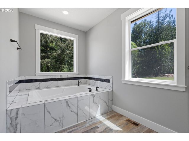19261 S MUNSON Rd, Molalla, OR 97038