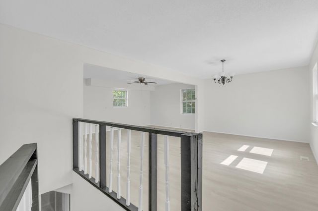 13 Travis Road, Rossville, GA 30741