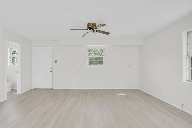 13 Travis Road, Rossville, GA 30741