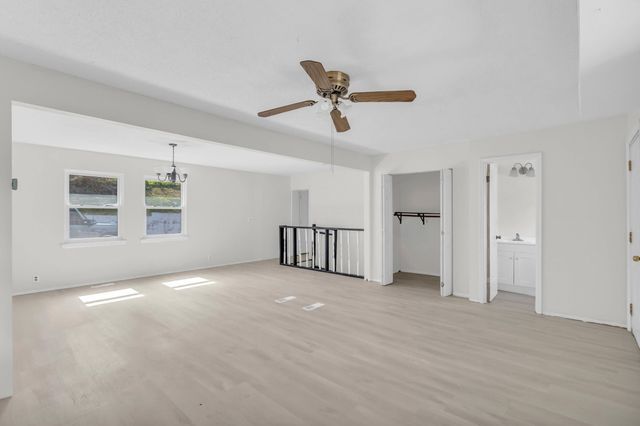 13 Travis Road, Rossville, GA 30741