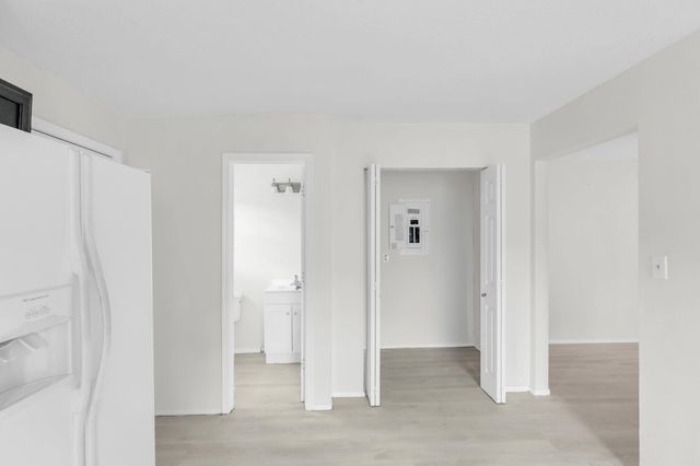 13 Travis Road, Rossville, GA 30741