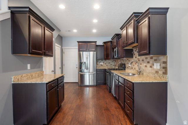 3708 W PERIWINKLE DR, South Jordan, UT 84095