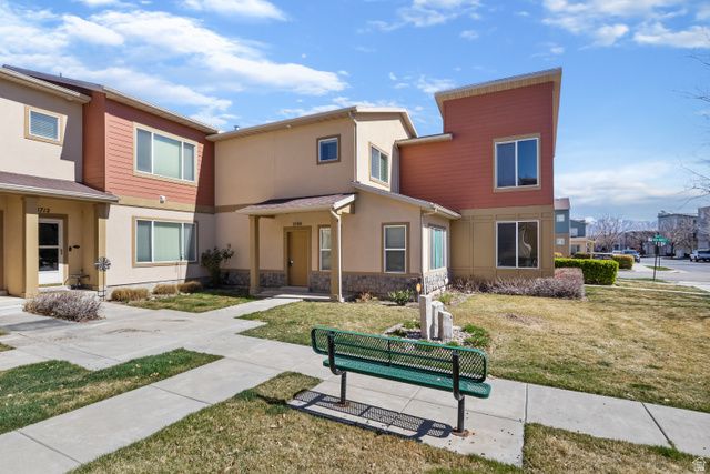 3708 W PERIWINKLE DR, South Jordan, UT 84095