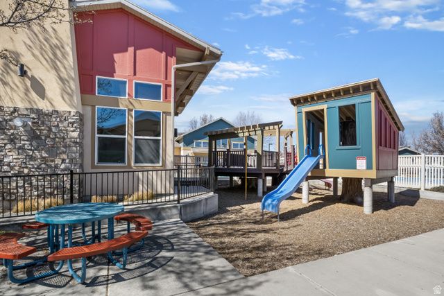 3708 W PERIWINKLE DR, South Jordan, UT 84095