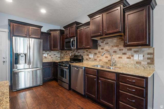 3708 W PERIWINKLE DR, South Jordan, UT 84095