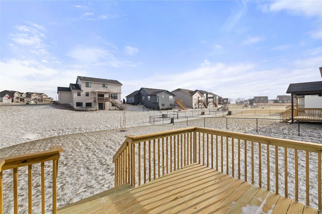 2575 SE Kettleridge Lane, Waukee, IA 50263