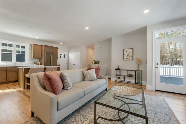 148 County Road, Amherst, NH 03055