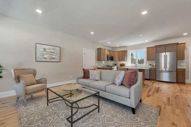 148 County Road, Amherst, NH 03055