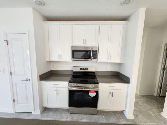 2713 RUNNERS CIRCLE, Clermont, FL 34714