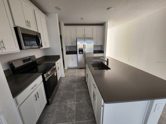 2713 RUNNERS CIRCLE, Clermont, FL 34714