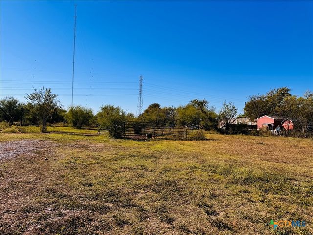 4309 Hanselman Road, Victoria, TX 77901