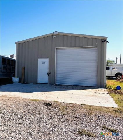 4309 Hanselman Road, Victoria, TX 77901