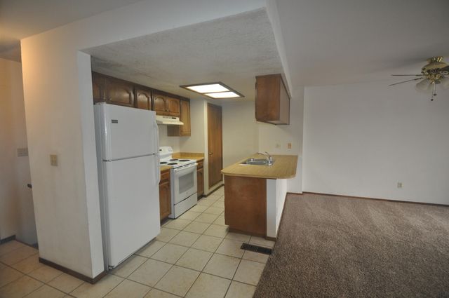 825 Mission Sierra Court, Redding, CA 96003