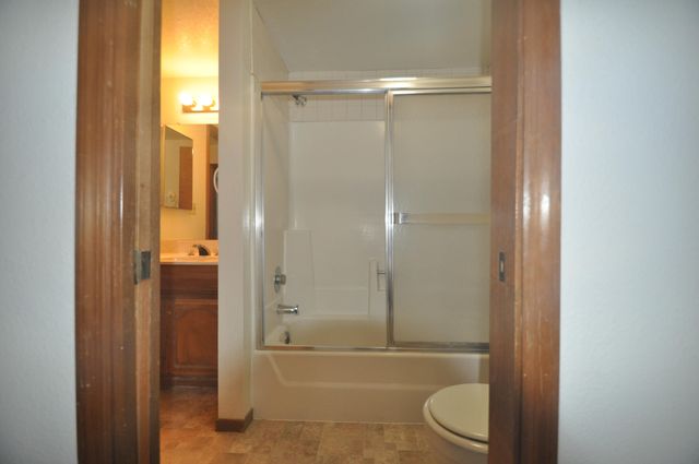 825 Mission Sierra Court, Redding, CA 96003