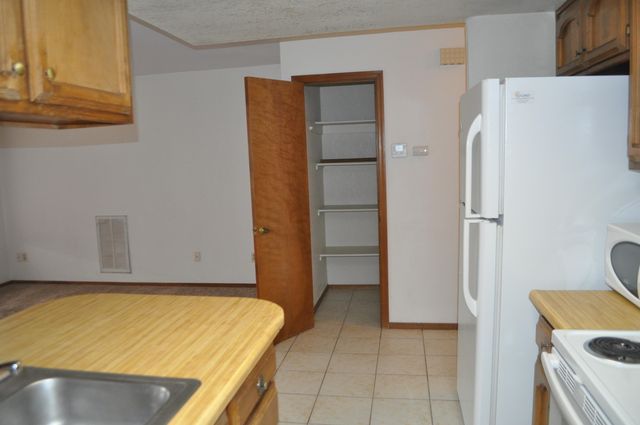 825 Mission Sierra Court, Redding, CA 96003