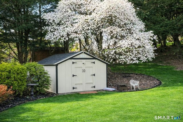 9 Round Hill Drive, Monroe, CT 06468