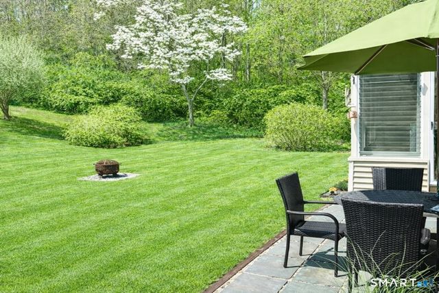 9 Round Hill Drive, Monroe, CT 06468