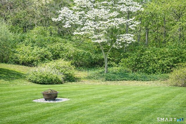 9 Round Hill Drive, Monroe, CT 06468