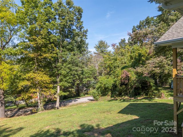 213 Calhoun Street, Hendersonville, NC 28739