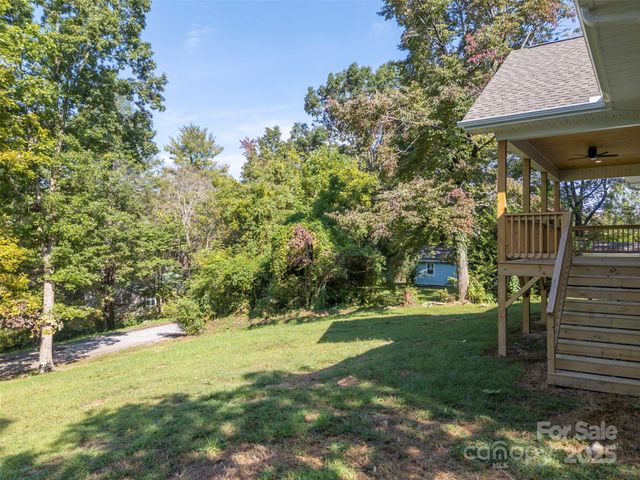213 Calhoun Street, Hendersonville, NC 28739