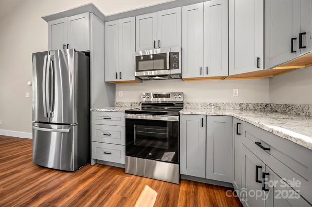 213 Calhoun Street, Hendersonville, NC 28739