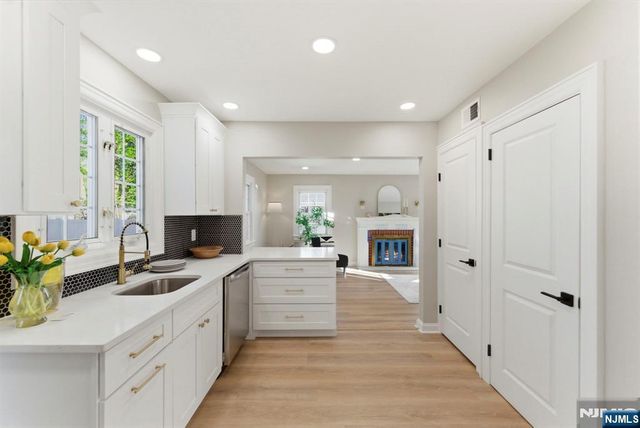 224 Godwin Avenue, Wyckoff, NJ 07481