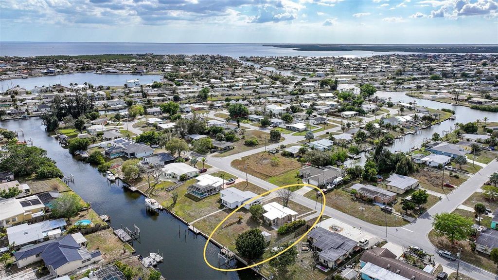 731 PALMETTO DRIVE NE, Port Charlotte, FL 33952