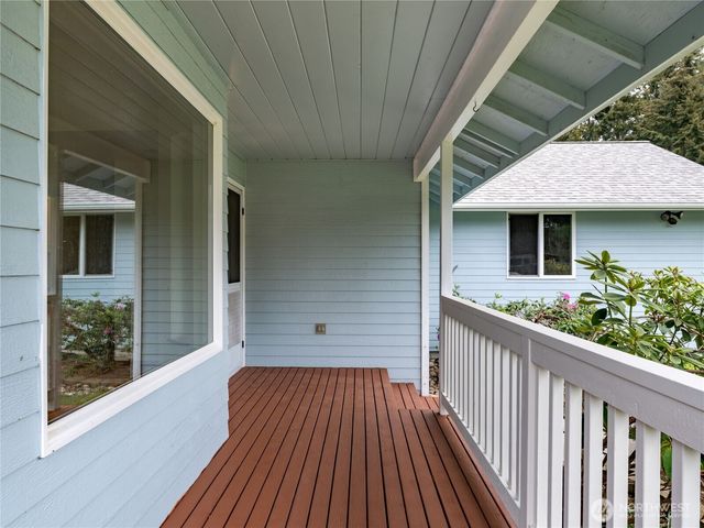 5293 Bounty Loop, Freeland, WA 98249