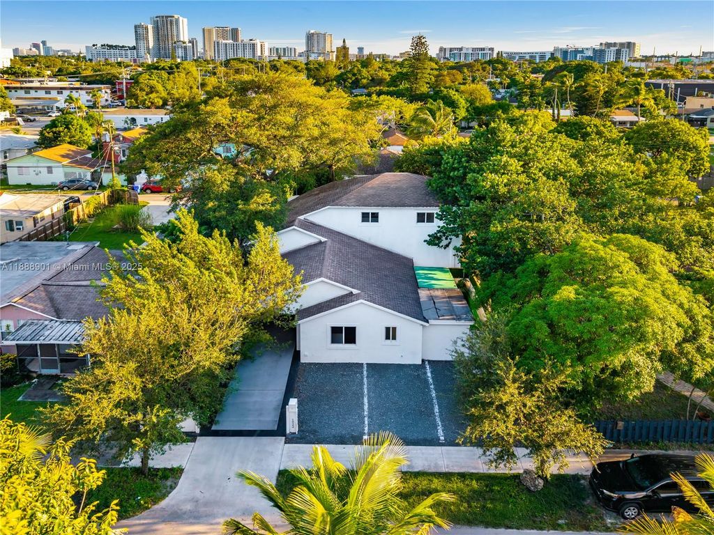1922 Garfield St, Hollywood, FL 33020