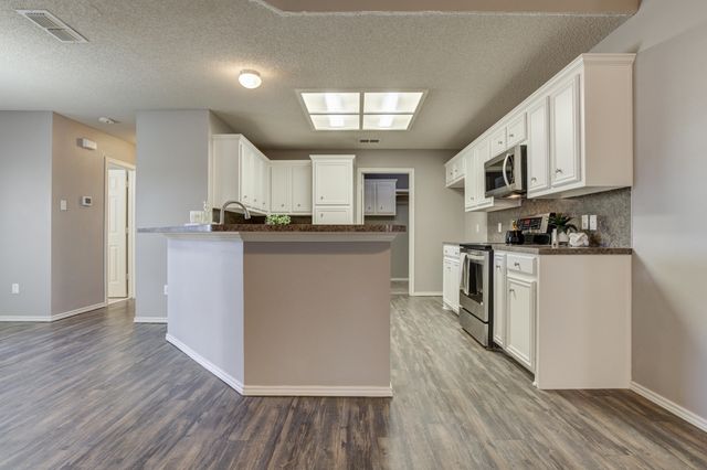 1008 Primrose Avenue, Lubbock, TX 79416