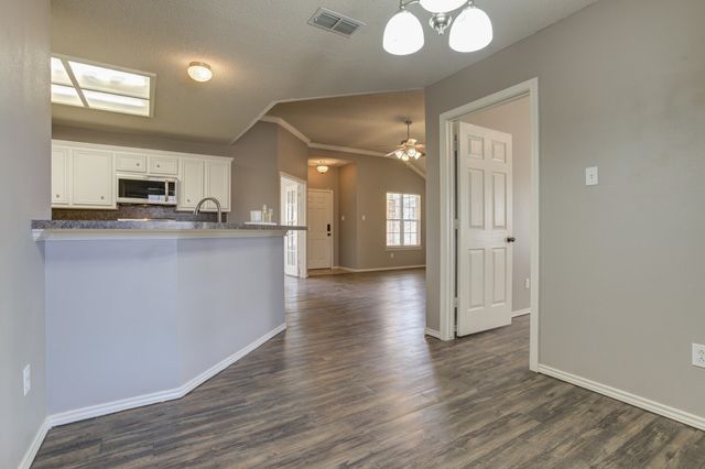 1008 Primrose Avenue, Lubbock, TX 79416