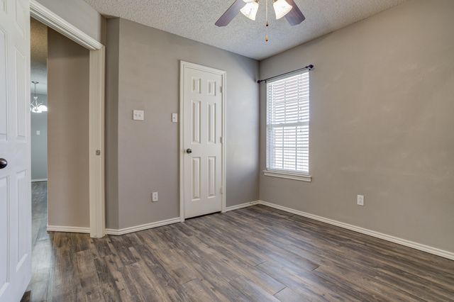 1008 Primrose Avenue, Lubbock, TX 79416