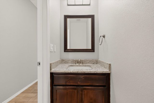 840 FIREWHEEL Loop SW, Los Lunas, NM 87031