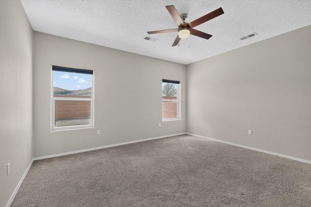 840 FIREWHEEL Loop SW, Los Lunas, NM 87031