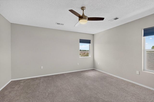 840 FIREWHEEL Loop SW, Los Lunas, NM 87031