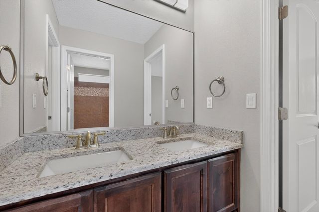 840 FIREWHEEL Loop SW, Los Lunas, NM 87031