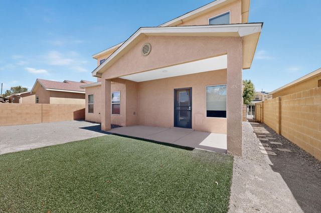840 FIREWHEEL Loop SW, Los Lunas, NM 87031