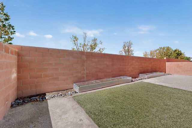 840 FIREWHEEL Loop SW, Los Lunas, NM 87031