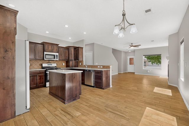 840 FIREWHEEL Loop SW, Los Lunas, NM 87031