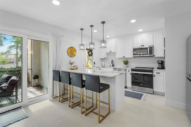 137 AVENIDA MESSINA 2, Sarasota, FL 34242