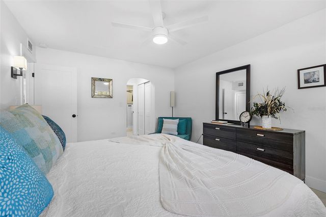 137 AVENIDA MESSINA 2, Sarasota, FL 34242