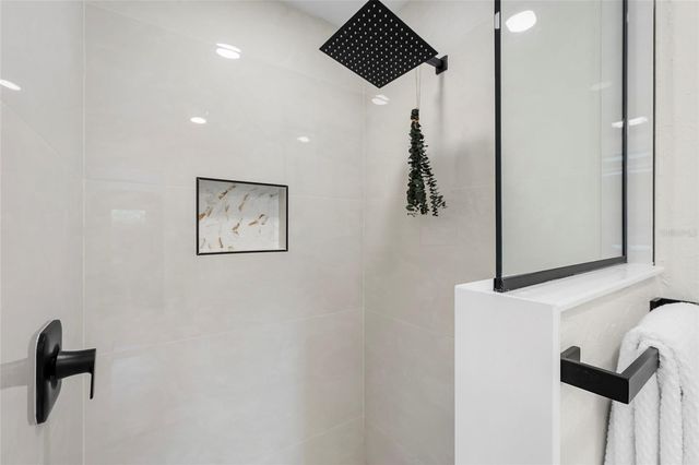 137 AVENIDA MESSINA 2, Sarasota, FL 34242