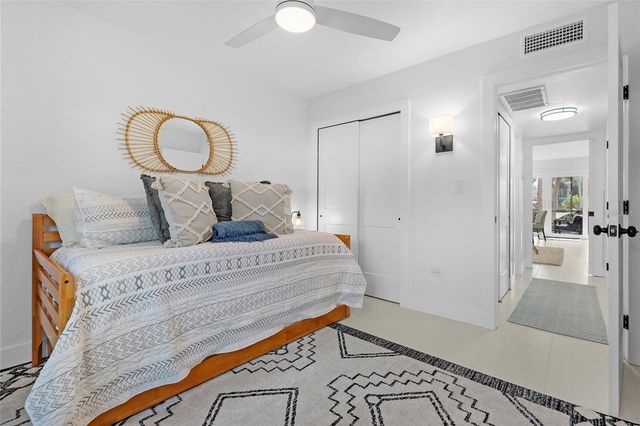 137 AVENIDA MESSINA 2, Sarasota, FL 34242