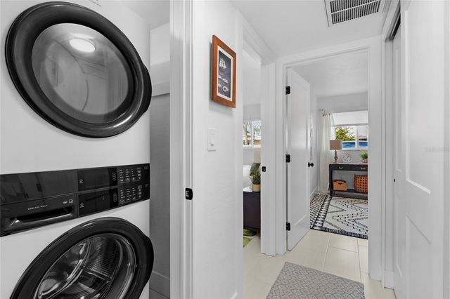 137 AVENIDA MESSINA 2, Sarasota, FL 34242