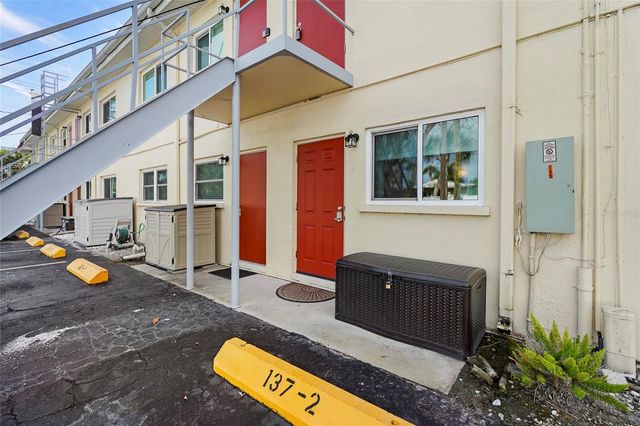 137 AVENIDA MESSINA 2, Sarasota, FL 34242