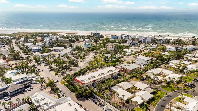 137 AVENIDA MESSINA 2, Sarasota, FL 34242