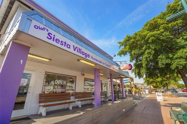 137 AVENIDA MESSINA 2, Sarasota, FL 34242