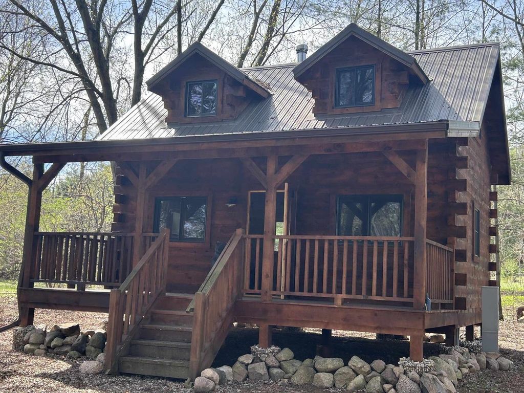 E1881 LAKE SHORE DRIVE, Iola, WI 54945