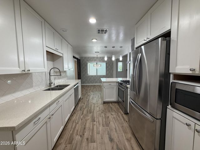 2514 E FAIRMOUNT Avenue, Phoenix, AZ 85016