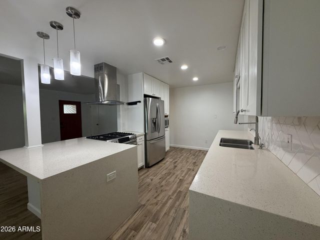 2514 E FAIRMOUNT Avenue, Phoenix, AZ 85016